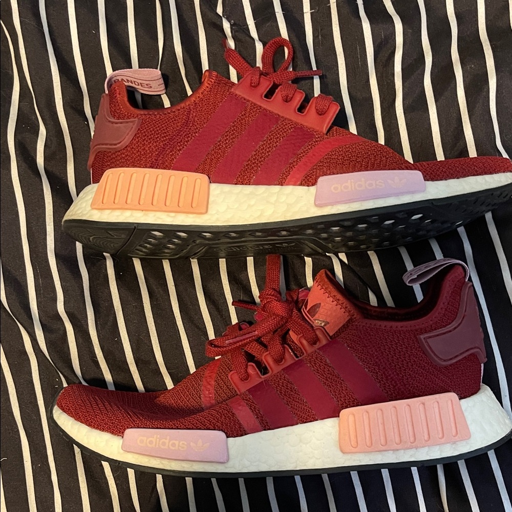 adidas nmd Low-Top Sneakers in Burgundy with Pink Details - Picture 5 of 5